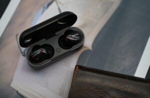 The Definitive Guide: Top Wireless Earbuds of 2025
